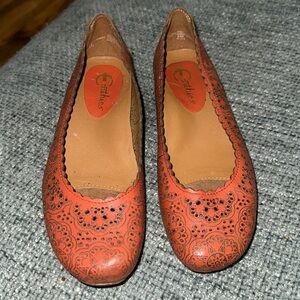 Earthics Leather Flats, Size 6.5 B, EUC - Like New - Deep Orange